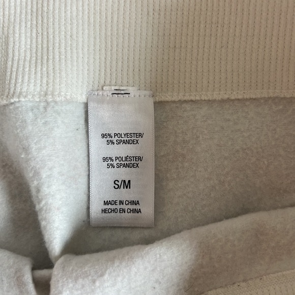 2 Pairs of Christmas leggings - Picture 2 of 6